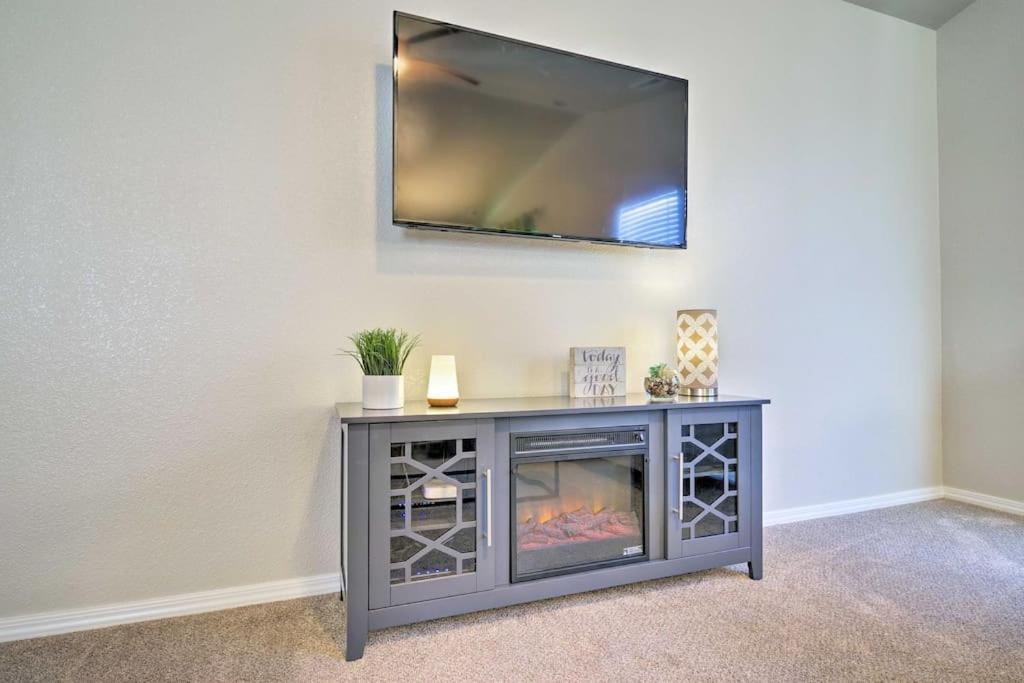 Family Friendly Playroom Garage Caldwell Extérieur photo