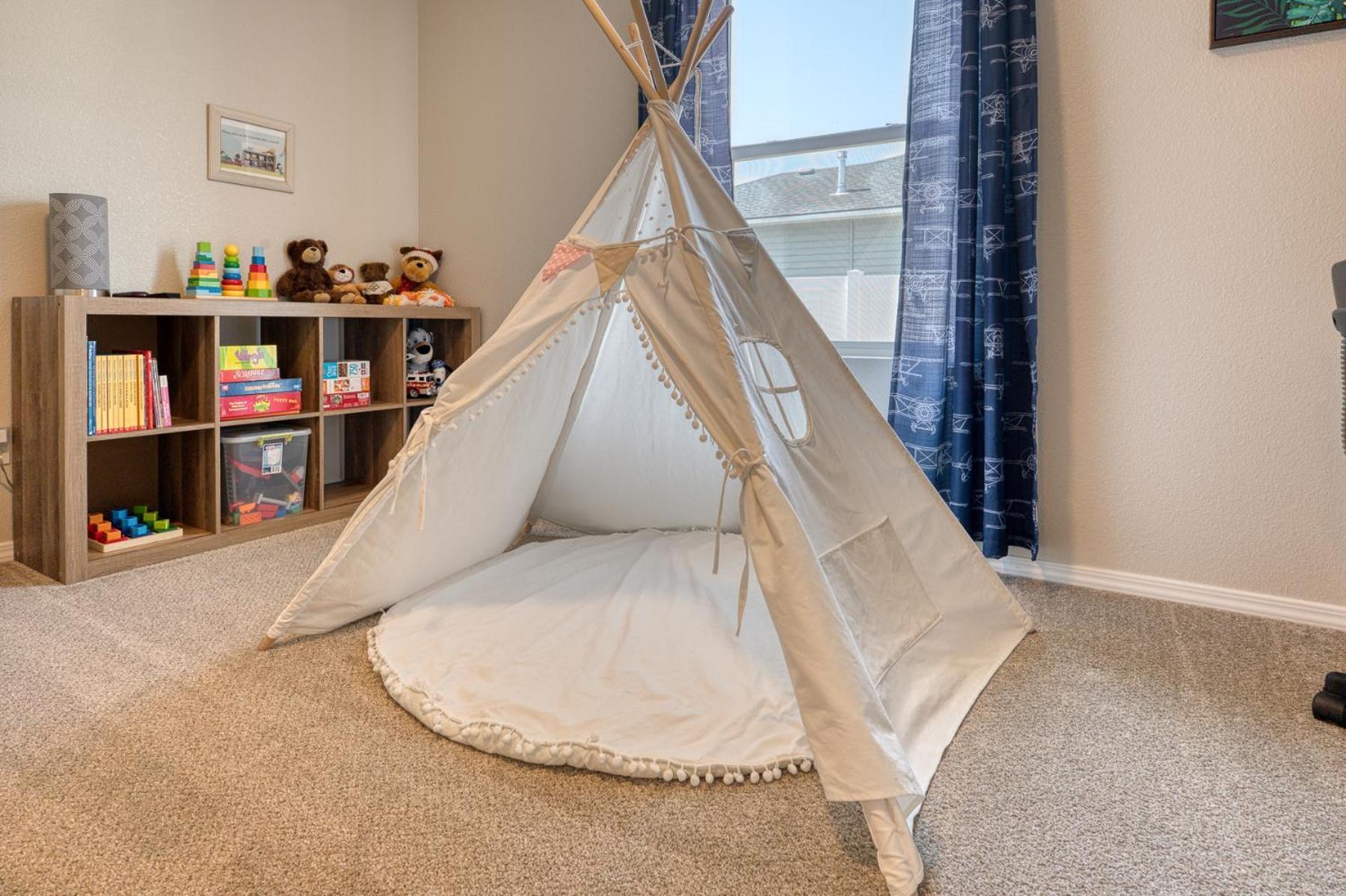 Family Friendly Playroom Garage Caldwell Extérieur photo