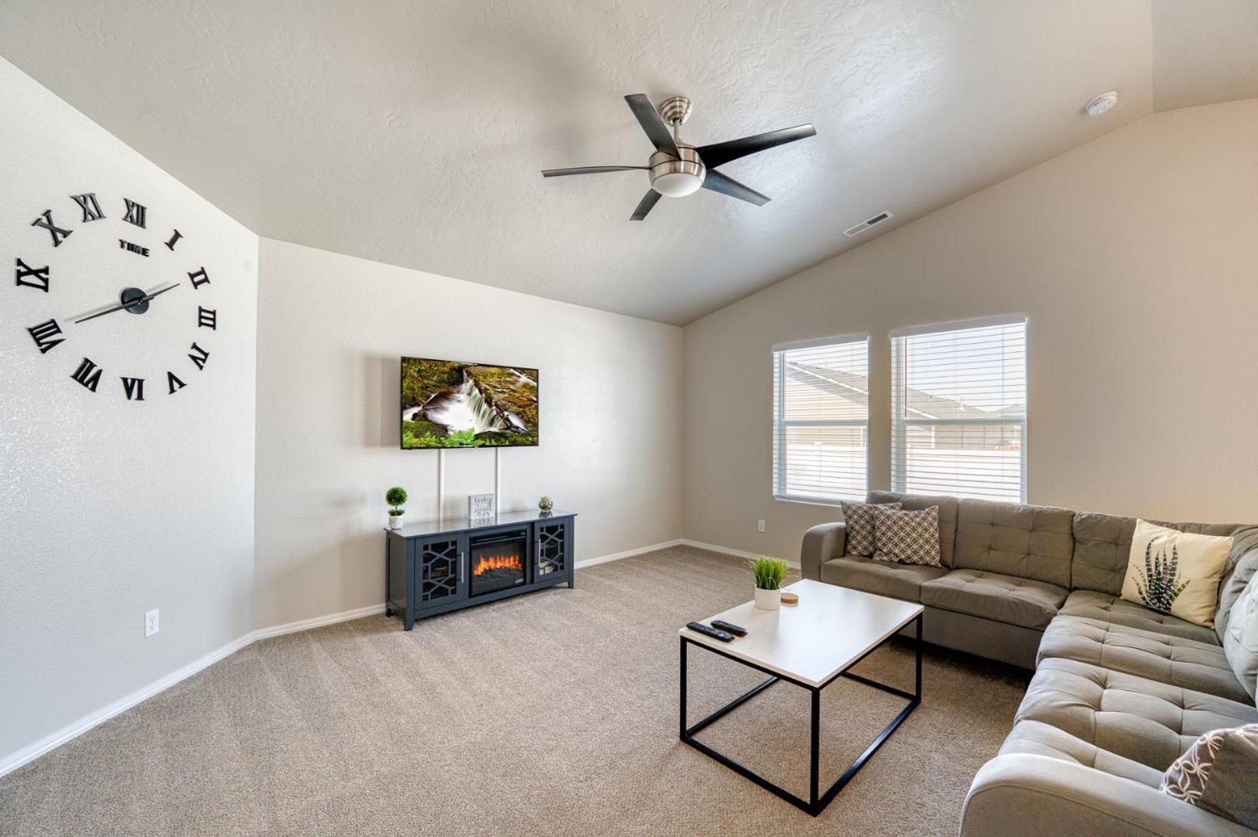 Family Friendly Playroom Garage Caldwell Extérieur photo