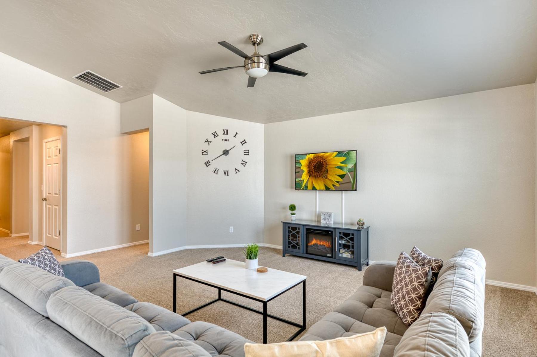 Family Friendly Playroom Garage Caldwell Extérieur photo