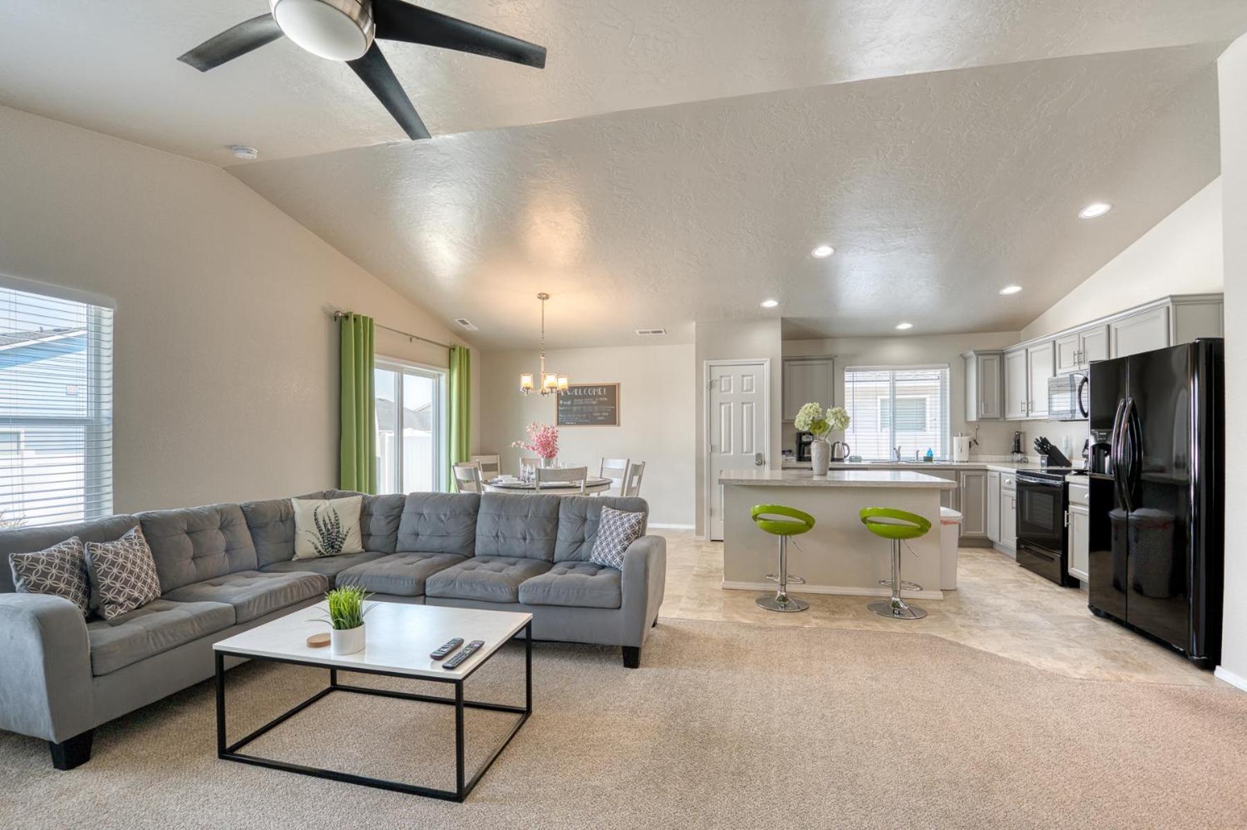 Family Friendly Playroom Garage Caldwell Extérieur photo